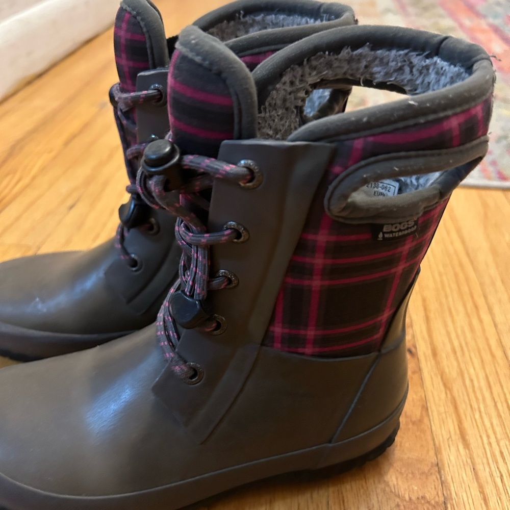 EUC Bogs boots - Picture 4 of 4
